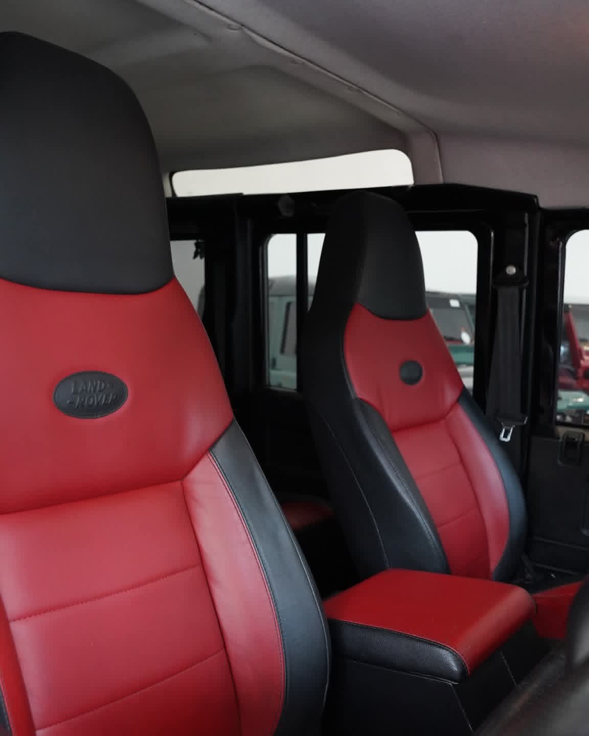 Land Rover Defender 2016 - භාවිතා කරන ලද SUV රථය sale in Sri Lanka - patpat.lk