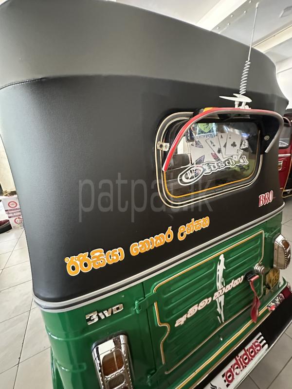 Bajaj Three Wheel 2011 - Used Three wheeler sale in Sri Lanka - patpat.lk