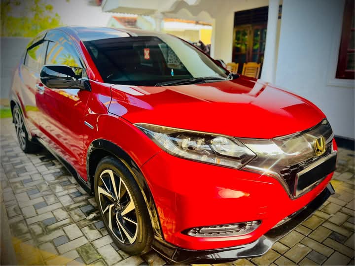 Honda Vezel 2017 - பயன்படுத்தப்பட்டது SUV sale in Sri Lanka - patpat.lk