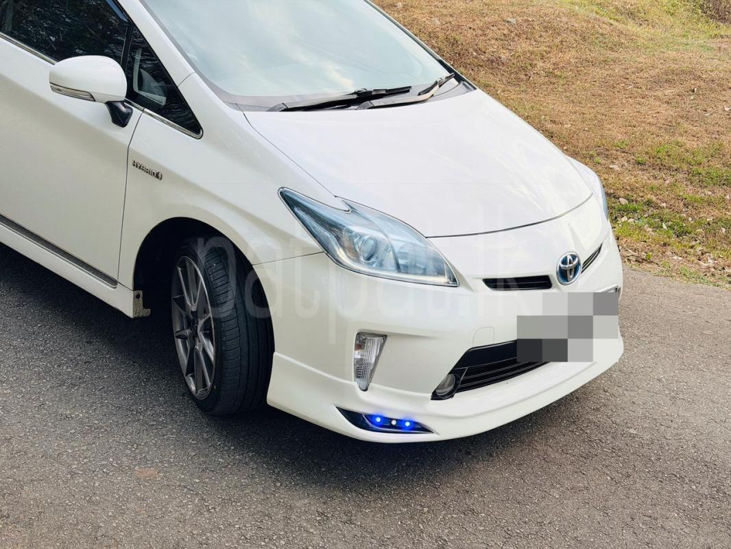 Toyota Prius 2012 - භාවිතා කරන ලද කාර් sale in Sri Lanka - patpat.lk