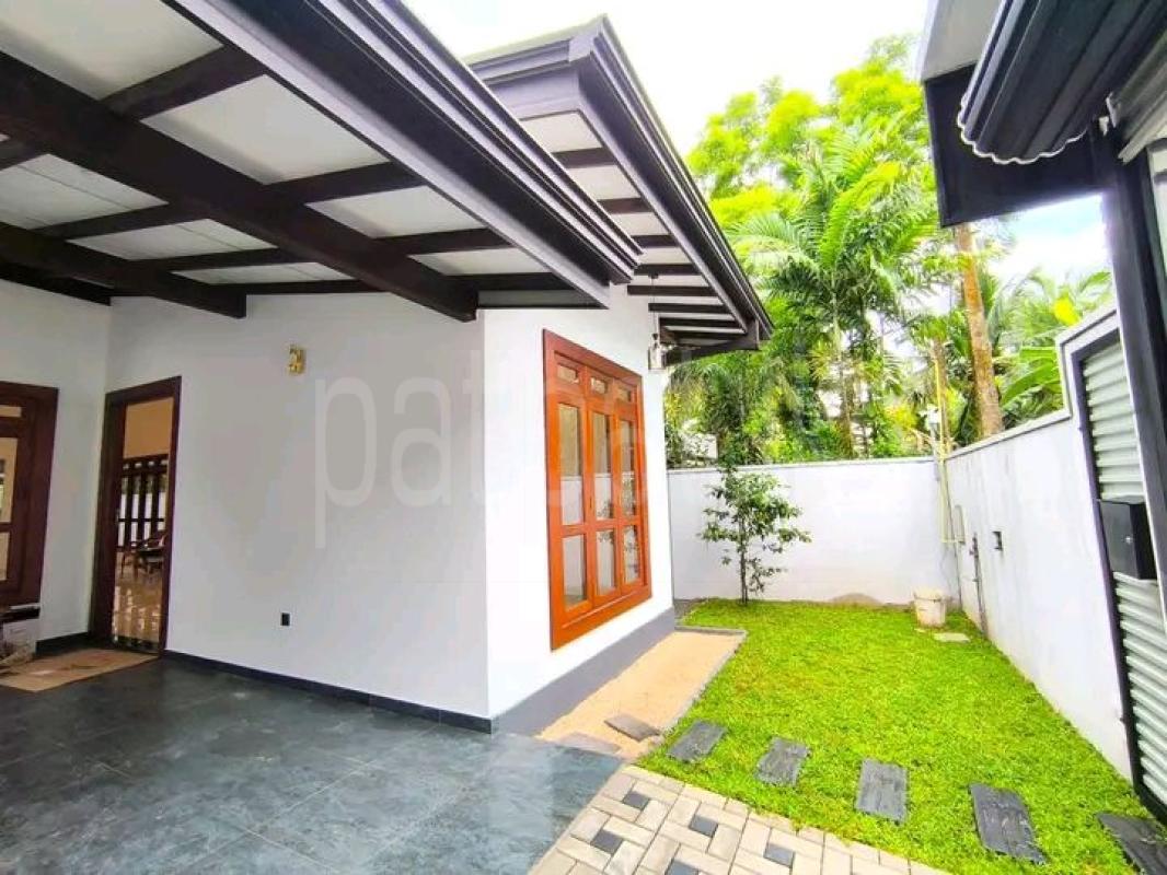 House for Sale in Athurugiriya