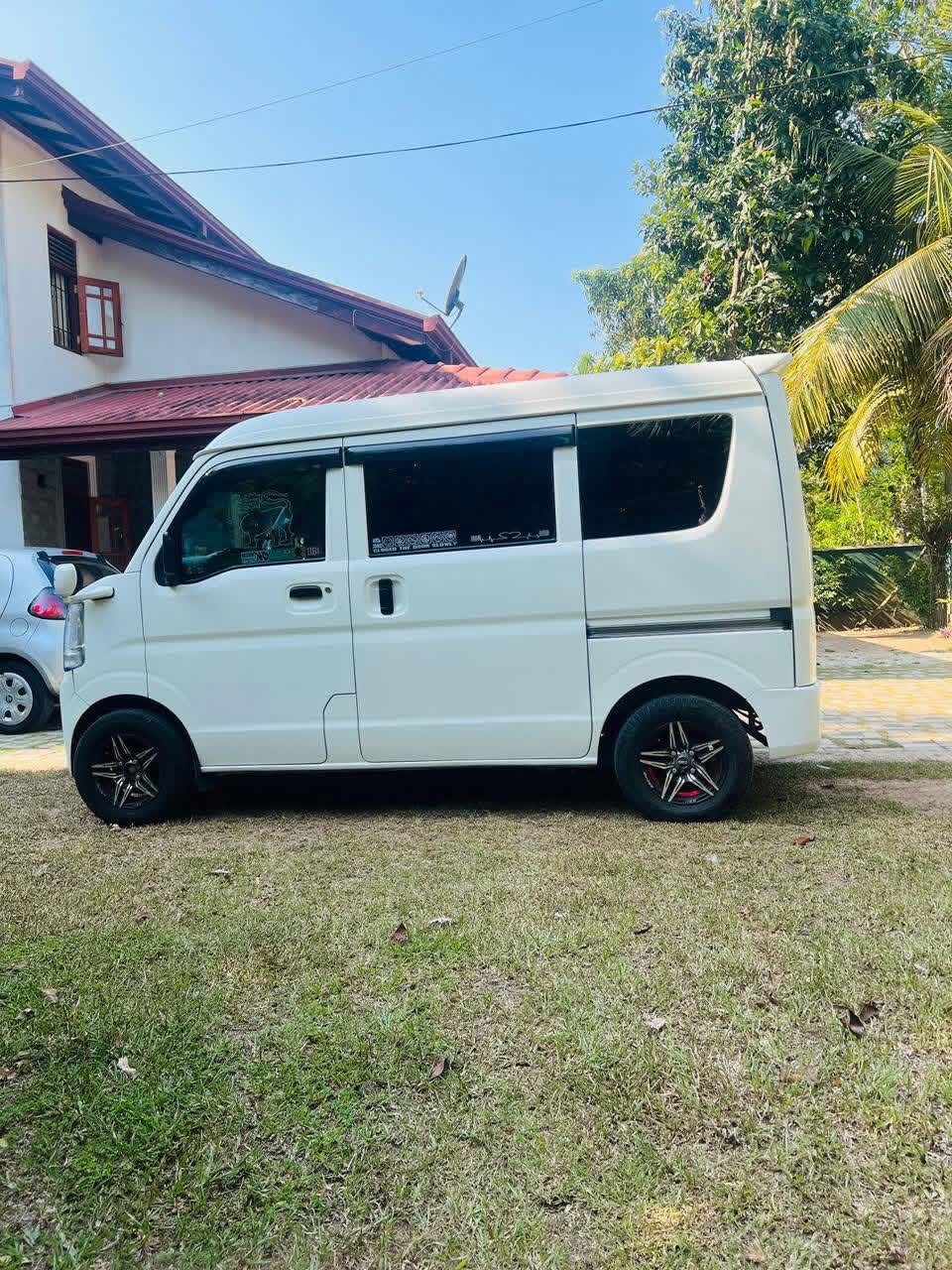 Nissan NV100 2018 - Used Van sale in Sri Lanka - patpat.lk
