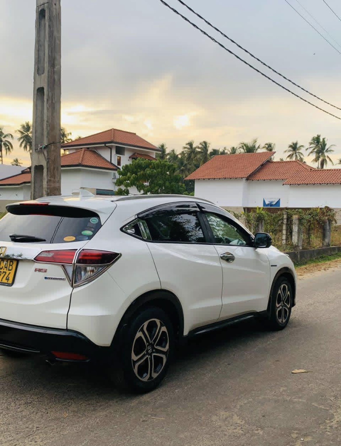 Honda Vezel 2014 - பயன்படுத்தப்பட்டது SUV sale in Sri Lanka - patpat.lk