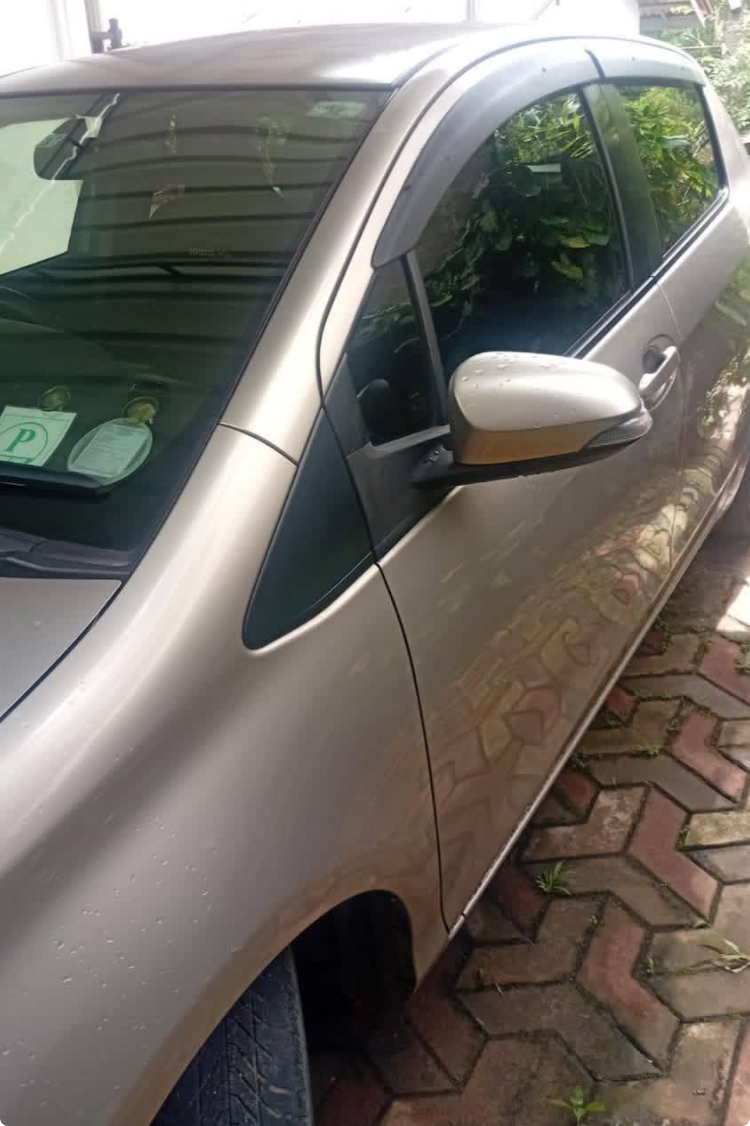 Toyota Vitz 2015 - பயன்படுத்தப்பட்டது கார் sale in Sri Lanka - patpat.lk