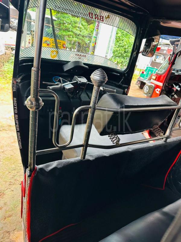 Bajaj 4 stroke 2010 - பயன்படுத்தப்பட்டது முச்சக்கர வண்டி sale in Sri Lanka - patpat.lk