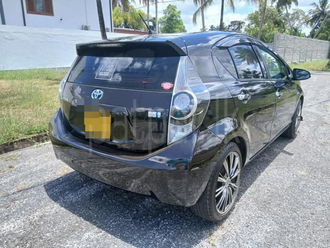 Toyota Aqua 2013 - பயன்படுத்தப்பட்டது கார் sale in Sri Lanka - patpat.lk