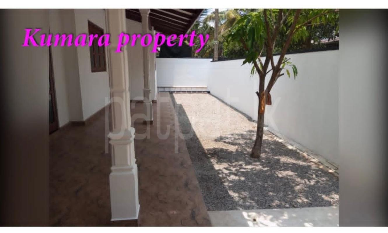 House for Sale in Bandaragama ads-image-1
