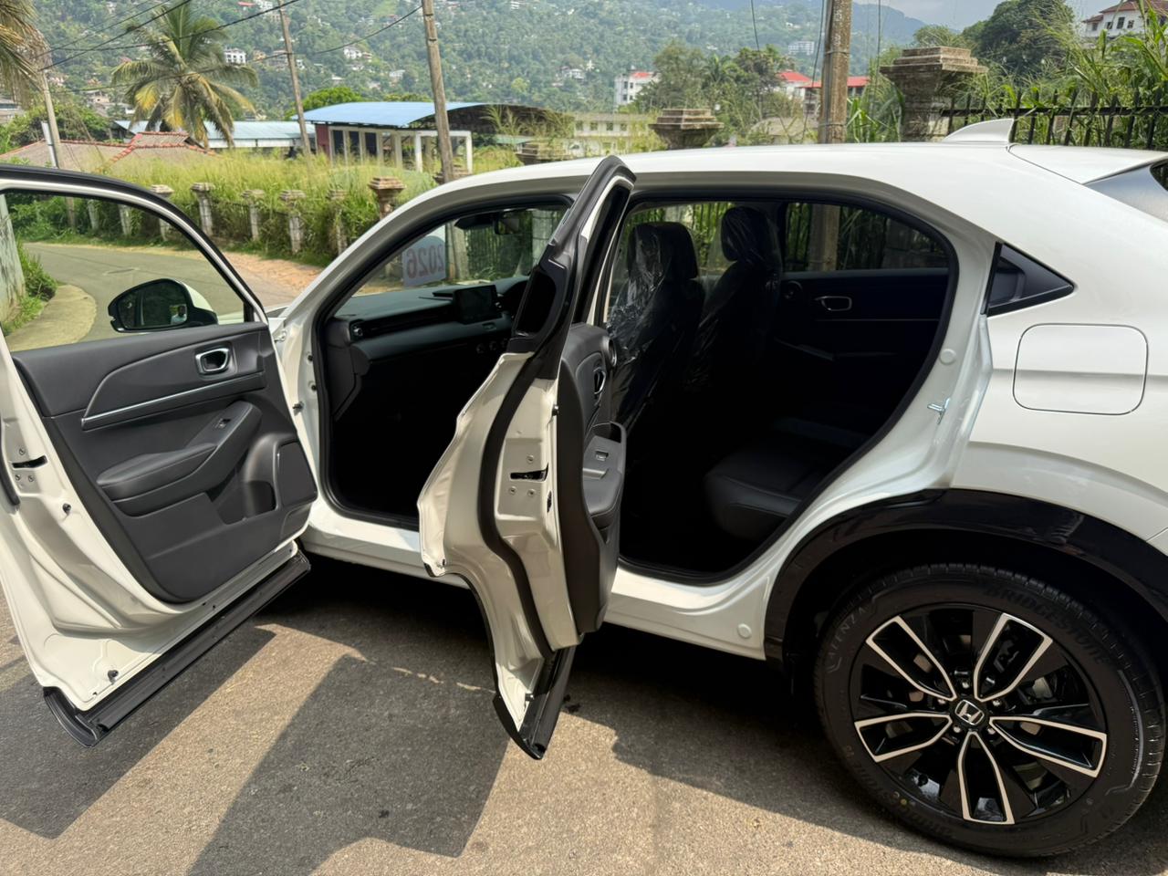 Honda Vezel 2026 - Used SUV sale in Sri Lanka - patpat.lk