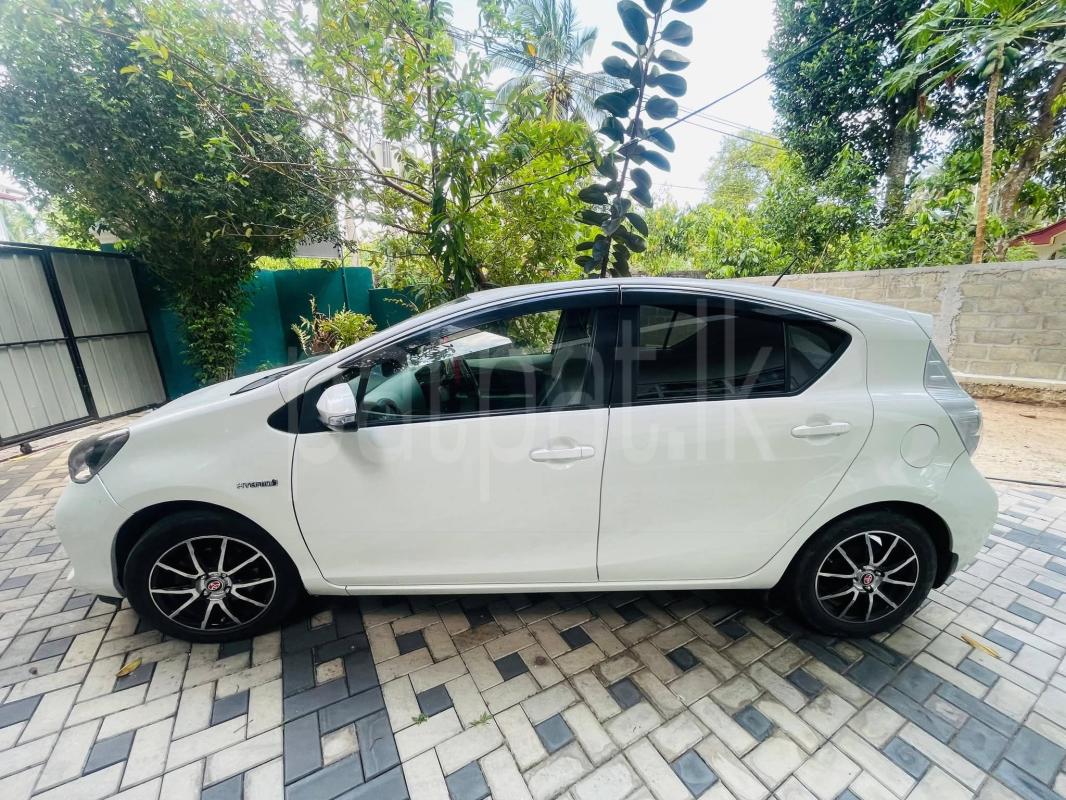 Toyota Aqua 2012 - Used Car sale in Sri Lanka - patpat.lk