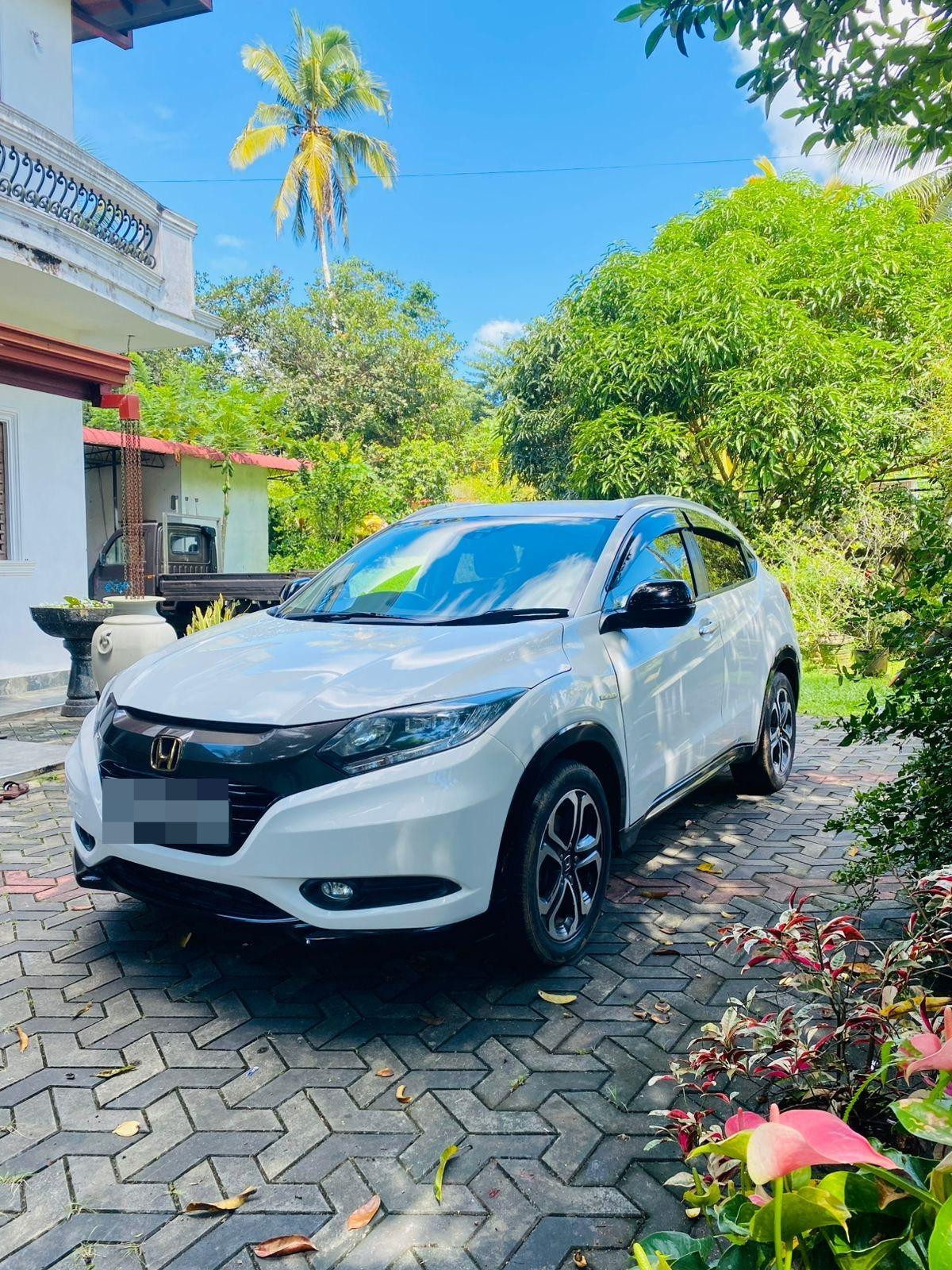 Honda Vezel 2014 - Used SUV sale in Sri Lanka - patpat.lk
