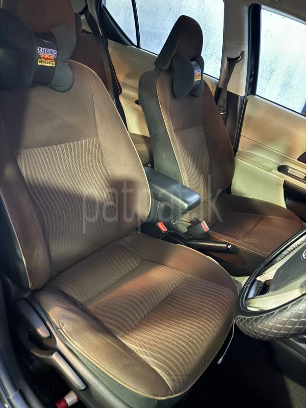 Toyota Aqua 2012 - பயன்படுத்தப்பட்டது கார் sale in Sri Lanka - patpat.lk