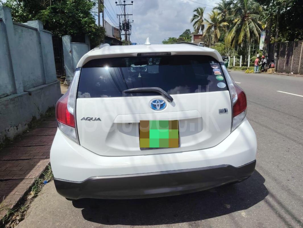 Toyota Aqua 2015 - பயன்படுத்தப்பட்டது கார் sale in Sri Lanka - patpat.lk