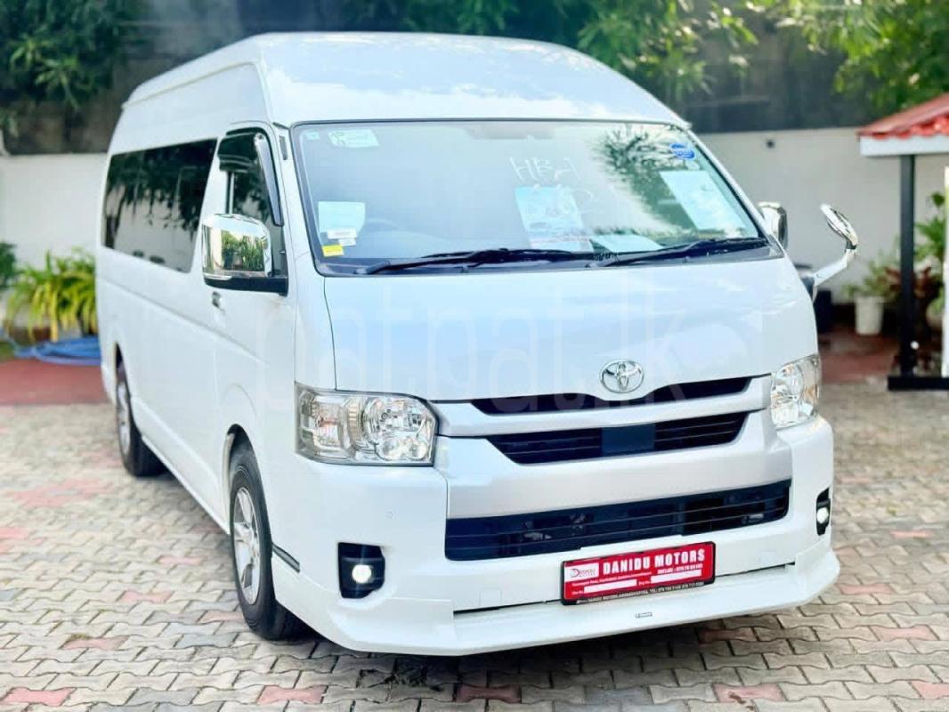 Toyota Hiace 2024 - අලුත් වෑන් රථය sale in Sri Lanka - patpat.lk