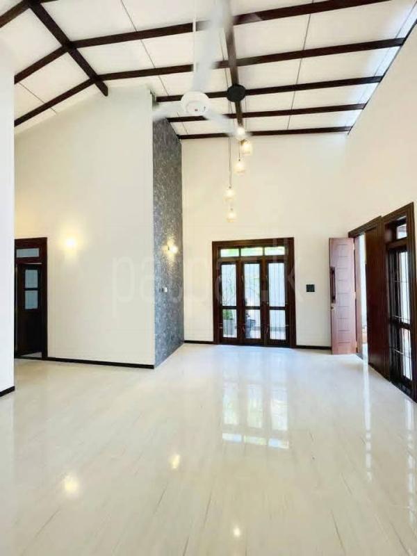 House for Sale in Athurugiriya