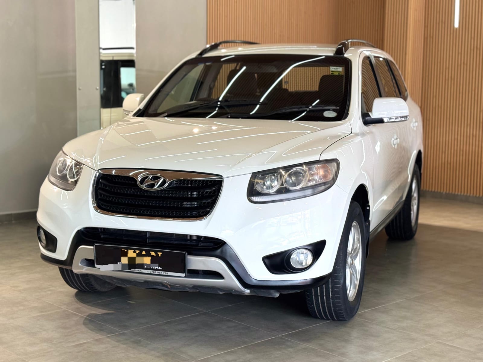 Hyundai Santa Fe 2011 - பயன்படுத்தப்பட்டது SUV sale in Sri Lanka - patpat.lk