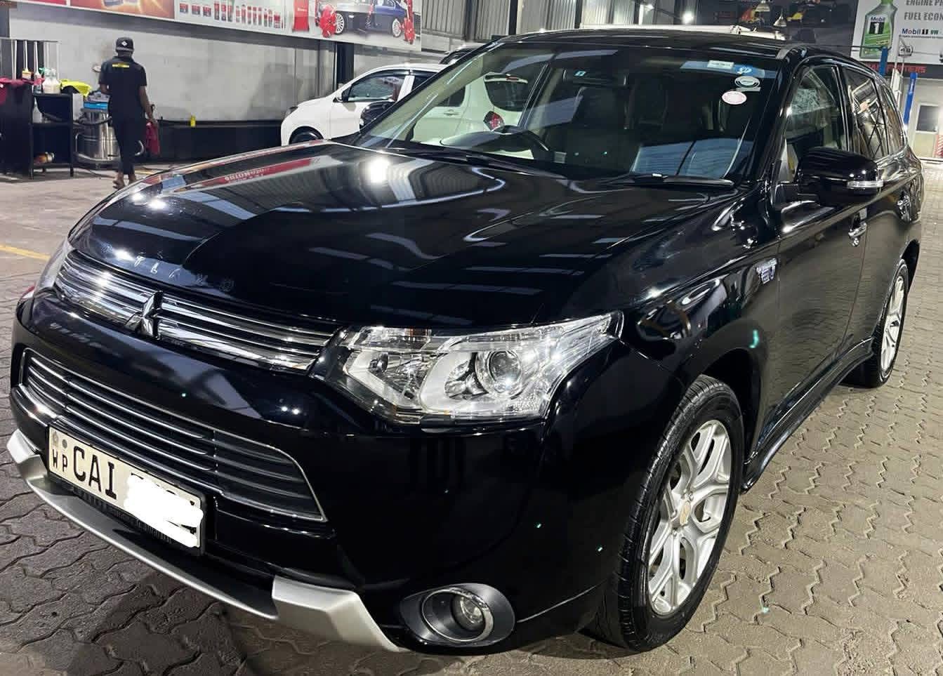 Mitsubishi Outlander 2014 ads-image-1