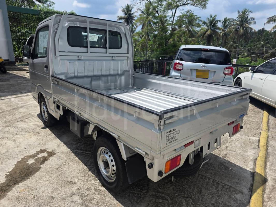 Nissan Clipper 2022 - சான்றளிக்கப்பட்டது டிரக் sale in Sri Lanka - patpat.lk