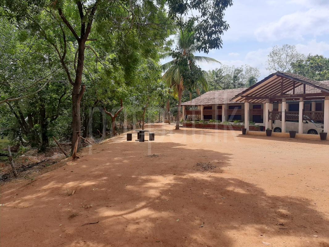 Building for Rent in Sella Kataragama