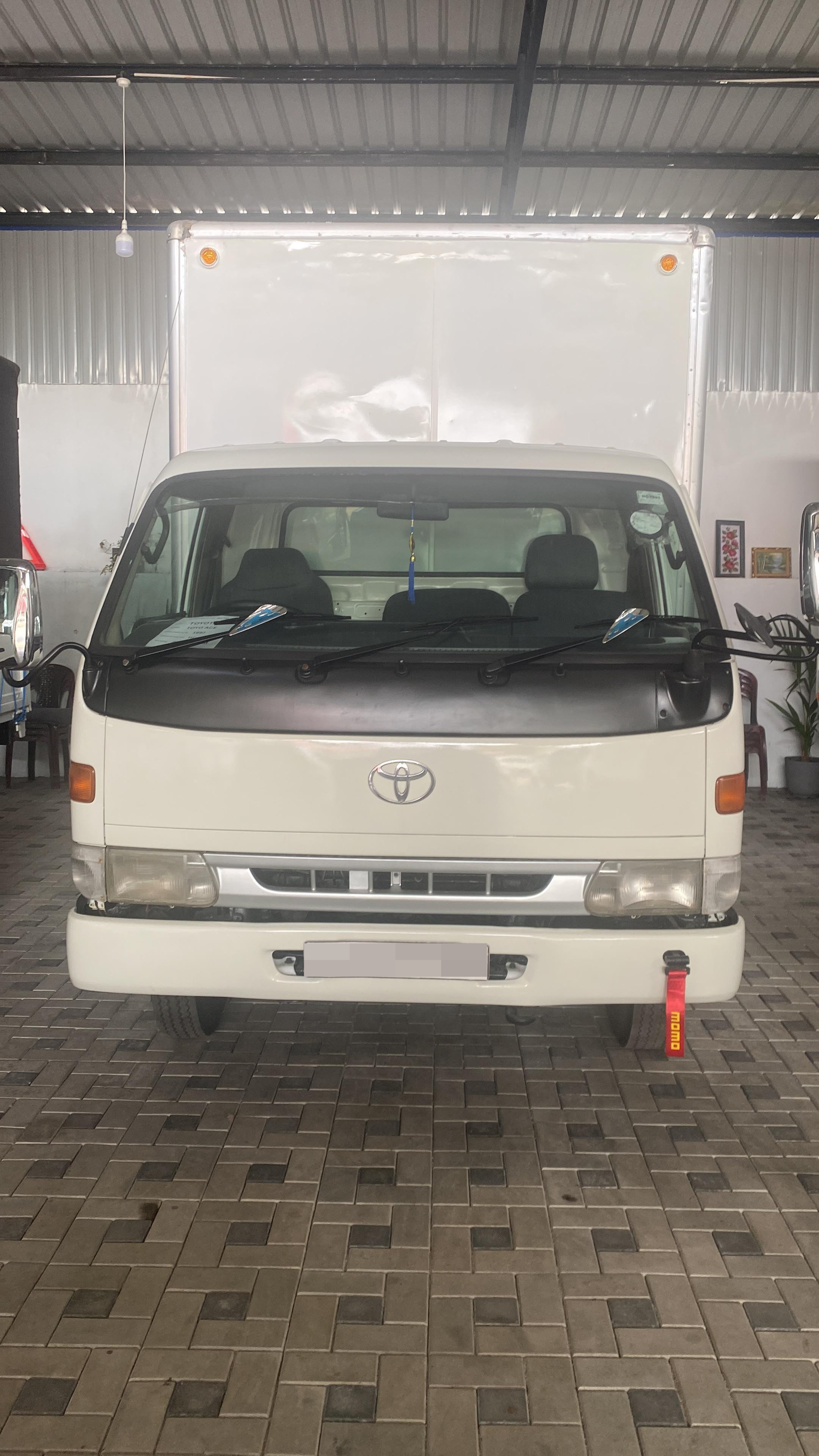 Toyota Dyna 1990 - பயன்படுத்தப்பட்டது டிரக் sale in Sri Lanka - patpat.lk