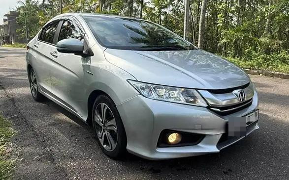 Honda Grace 2016 - பயன்படுத்தப்பட்டது கார் sale in Sri Lanka - patpat.lk