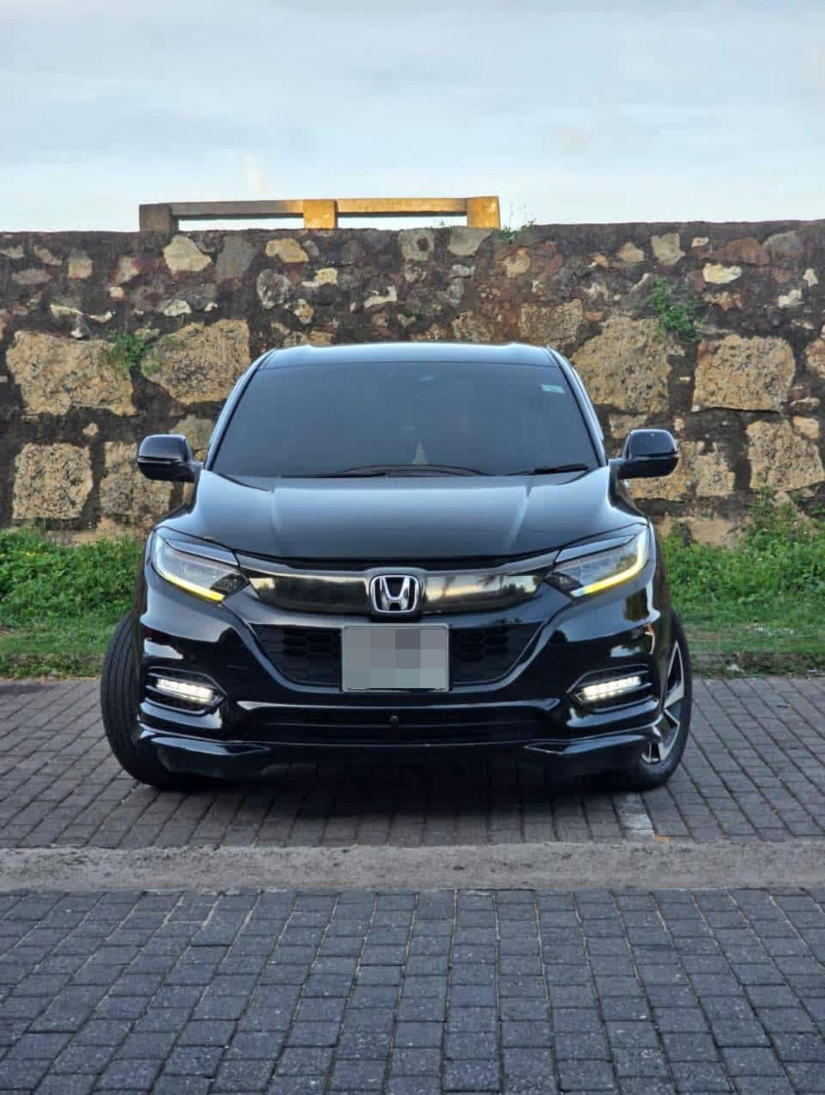 Honda Vezel 2018 - Used SUV sale in Sri Lanka - patpat.lk
