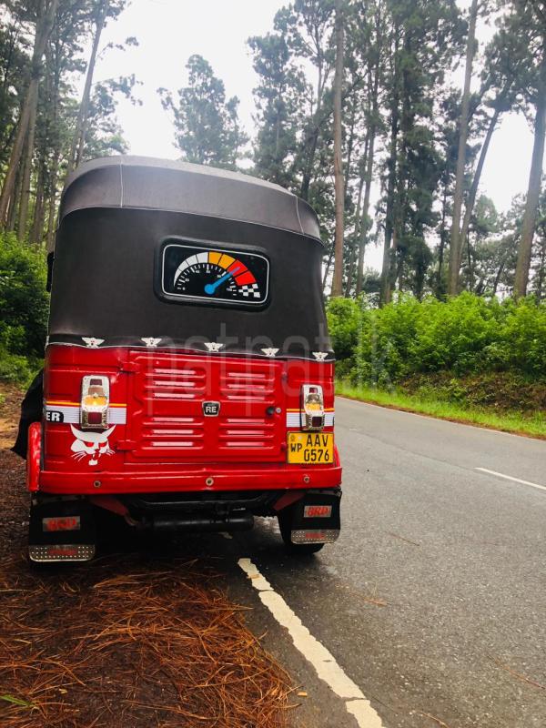 Bajaj Three Wheel 2015 - பயன்படுத்தப்பட்டது முச்சக்கர வண்டி sale in Sri Lanka - patpat.lk