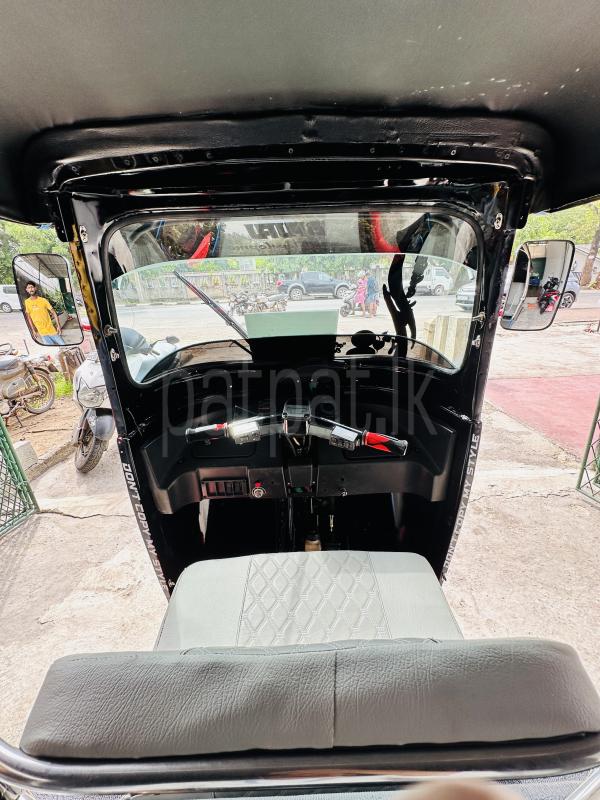 Bajaj Three Wheel 2011 - Used Three wheeler sale in Sri Lanka - patpat.lk