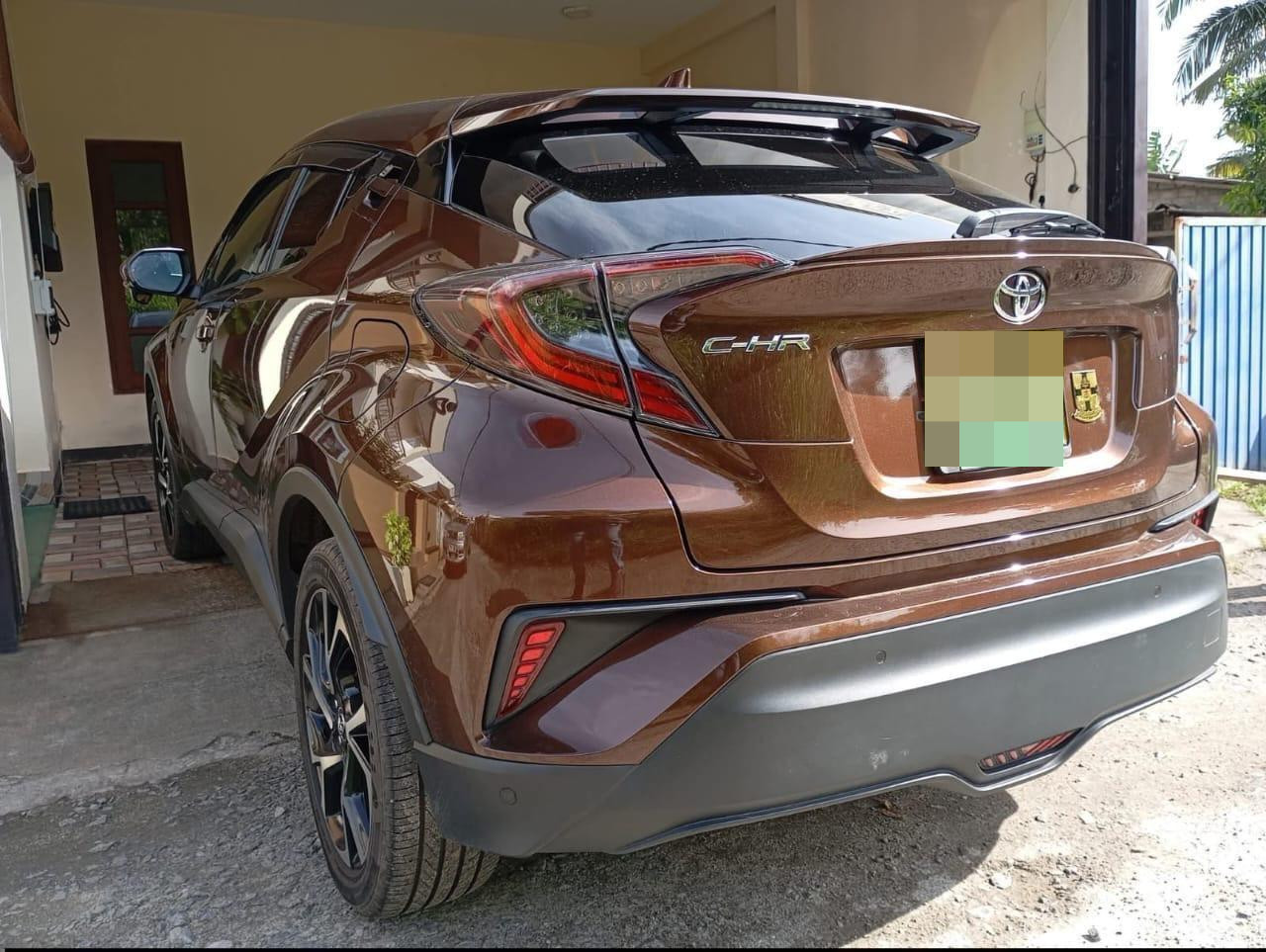 Toyota CHR 2017 - பயன்படுத்தப்பட்டது SUV sale in Sri Lanka - patpat.lk