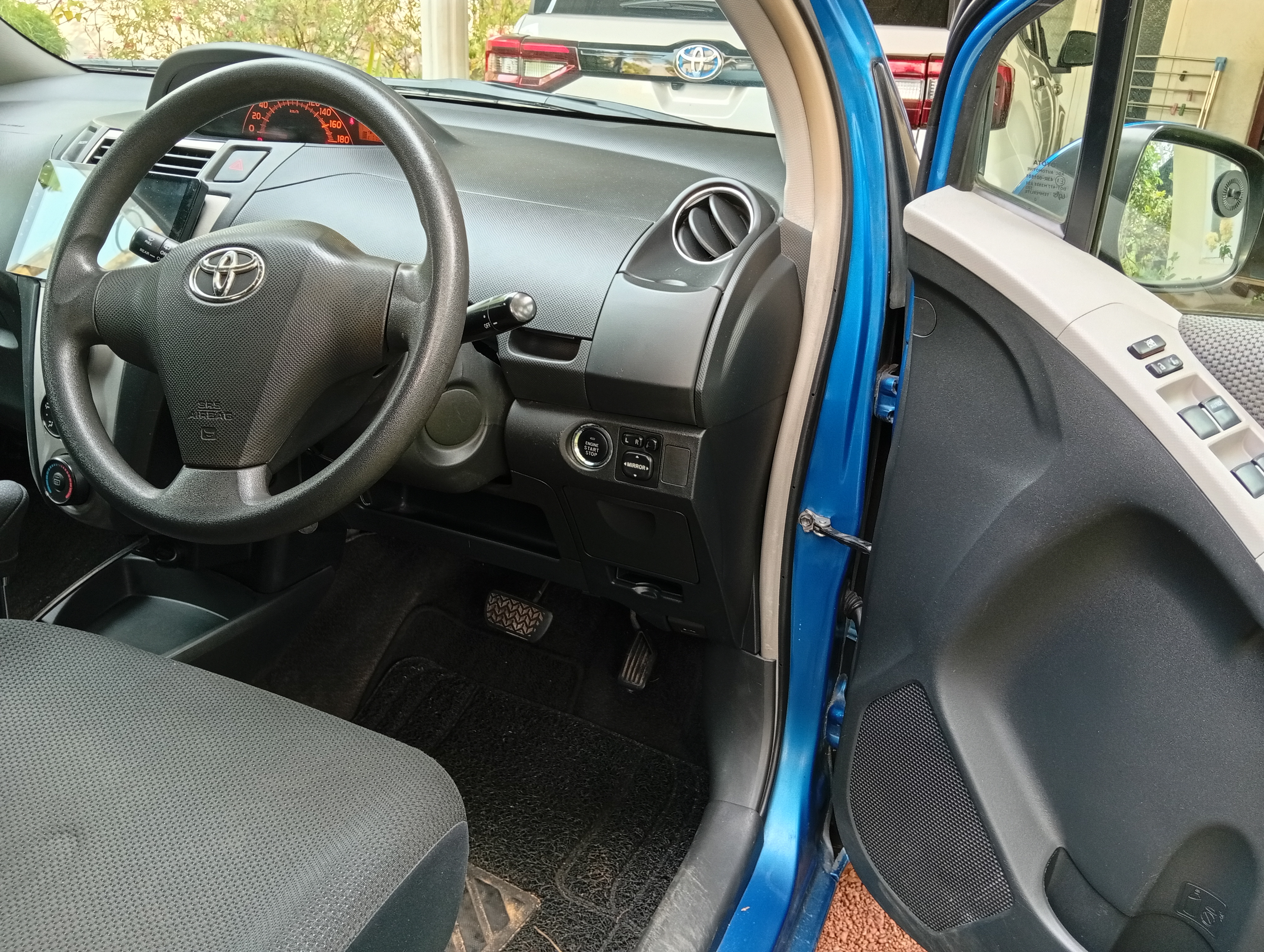 Toyota Vitz 2010 - Used Car sale in Sri Lanka - patpat.lk