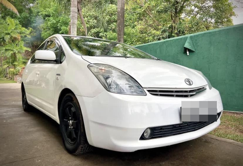 Toyota Prius 2011 - භාවිතා කරන ලද කාර් sale in Sri Lanka - patpat.lk