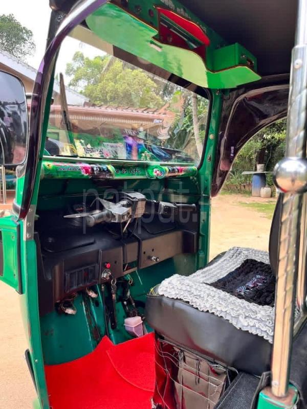 Bajaj Three Wheel 2013 - பயன்படுத்தப்பட்டது முச்சக்கர வண்டி sale in Sri Lanka - patpat.lk