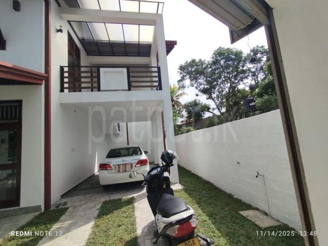 House for Sale in Boralesgamuwa ads-image-1