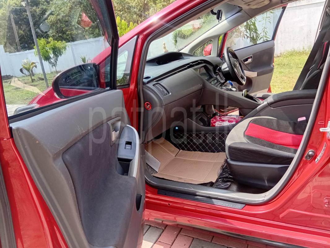 Toyota Prius 2013 - Used Car sale in Sri Lanka - patpat.lk