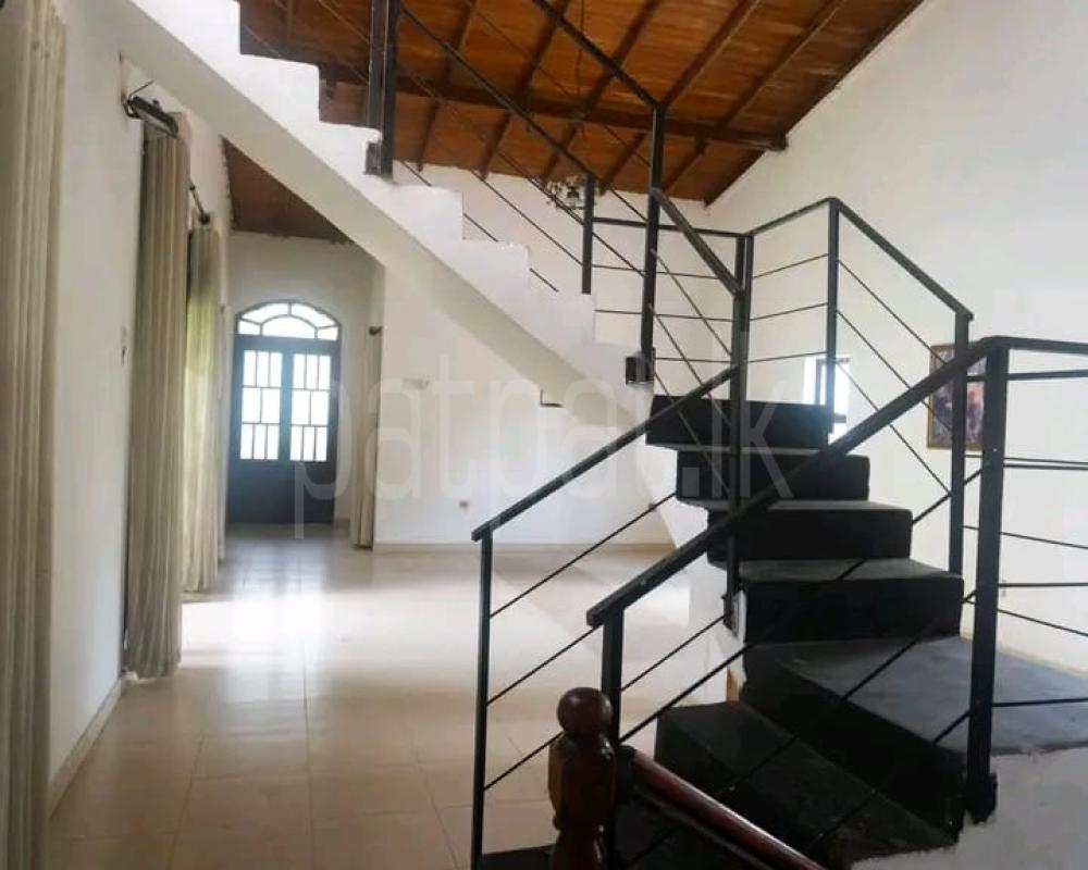 Commercial Land for Sale in Padukka