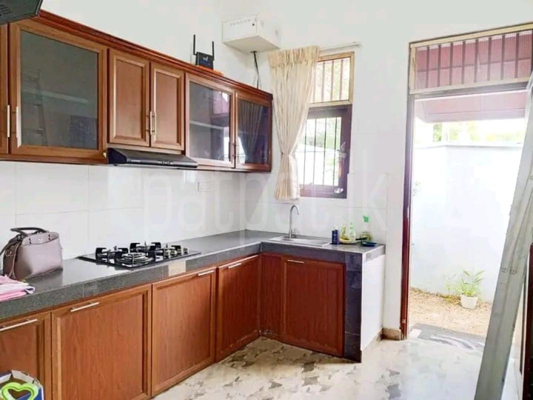 House for Sale in Athurugiriya