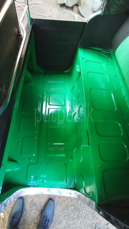 Bajaj Three Wheel 2019 - பயன்படுத்தப்பட்டது முச்சக்கர வண்டி sale in Sri Lanka - patpat.lk