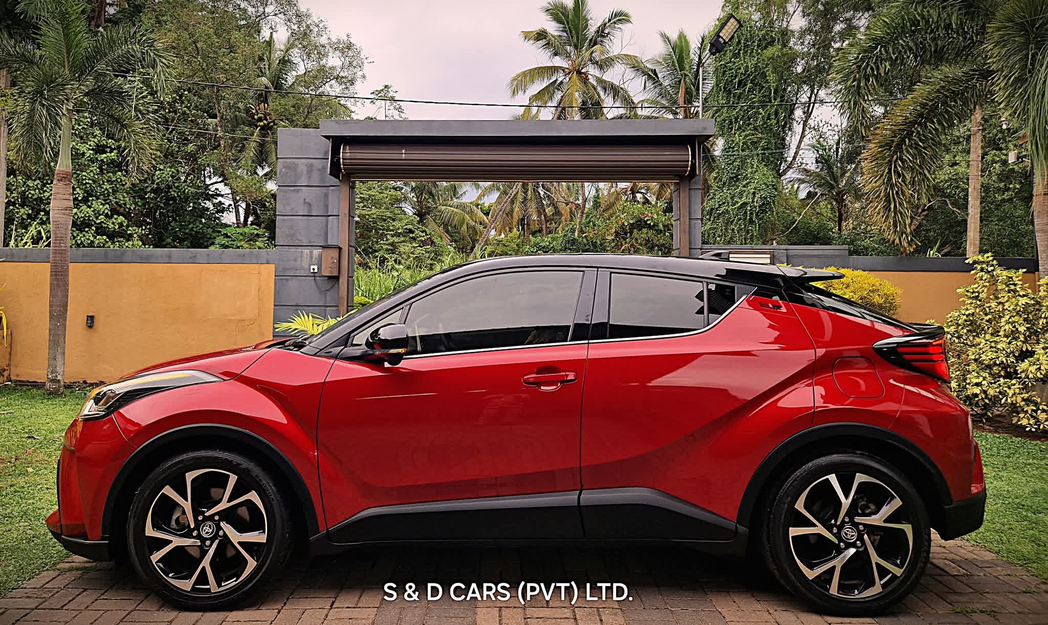Toyota CHR 2019 - பயன்படுத்தப்பட்டது SUV sale in Sri Lanka - patpat.lk