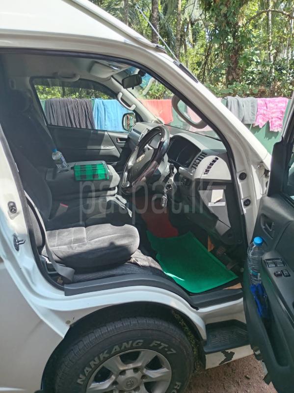 Toyota Hiace 2015 - නැවත සකස් කල වෑන් රථය sale in Sri Lanka - patpat.lk
