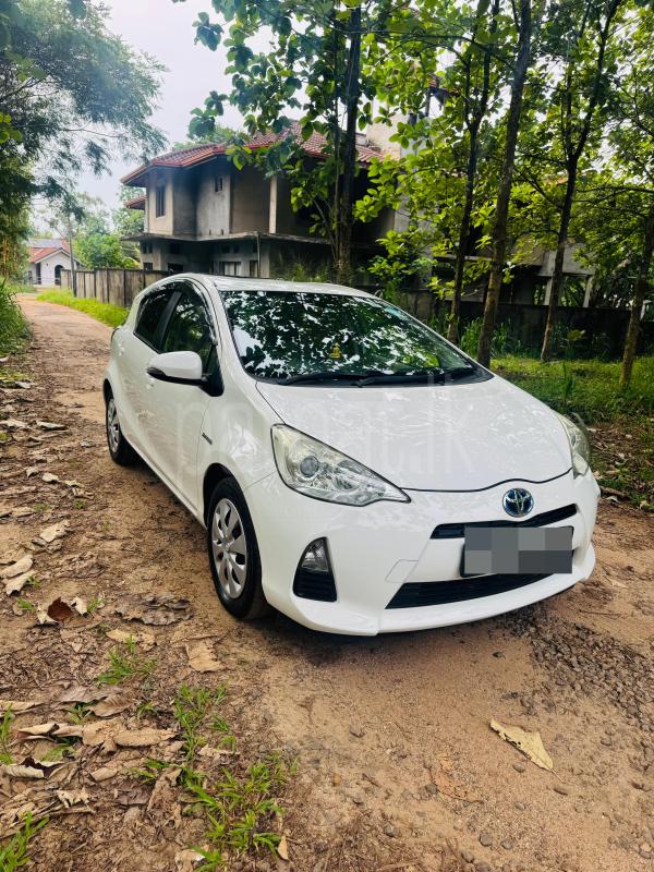 Toyota Aqua 2013 - பயன்படுத்தப்பட்டது கார் sale in Sri Lanka - patpat.lk