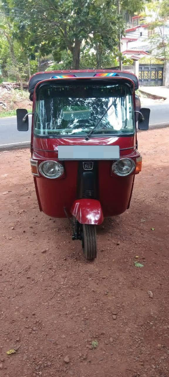 Bajaj Three Wheel 2011