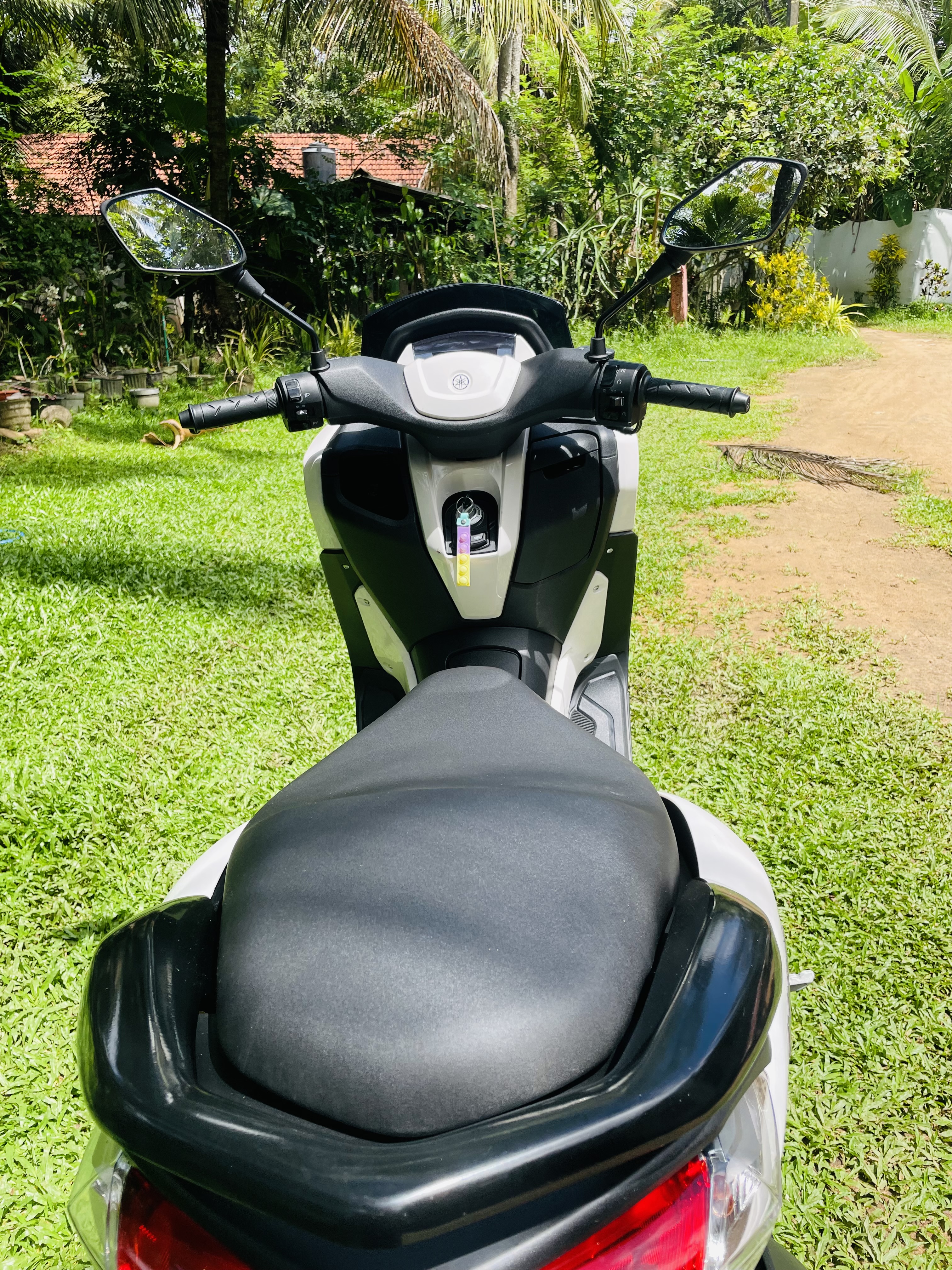 Yamaha NMAX 2025 - பயன்படுத்தப்பட்டது பைக் sale in Sri Lanka - patpat.lk