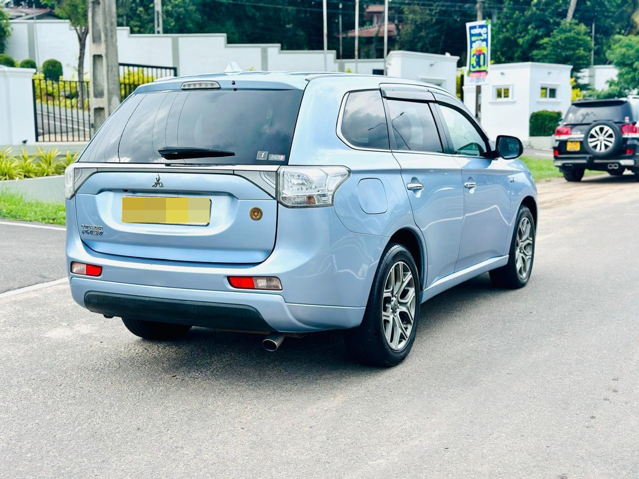 Mitsubishi Outlander 2014 - பயன்படுத்தப்பட்டது SUV sale in Sri Lanka - patpat.lk