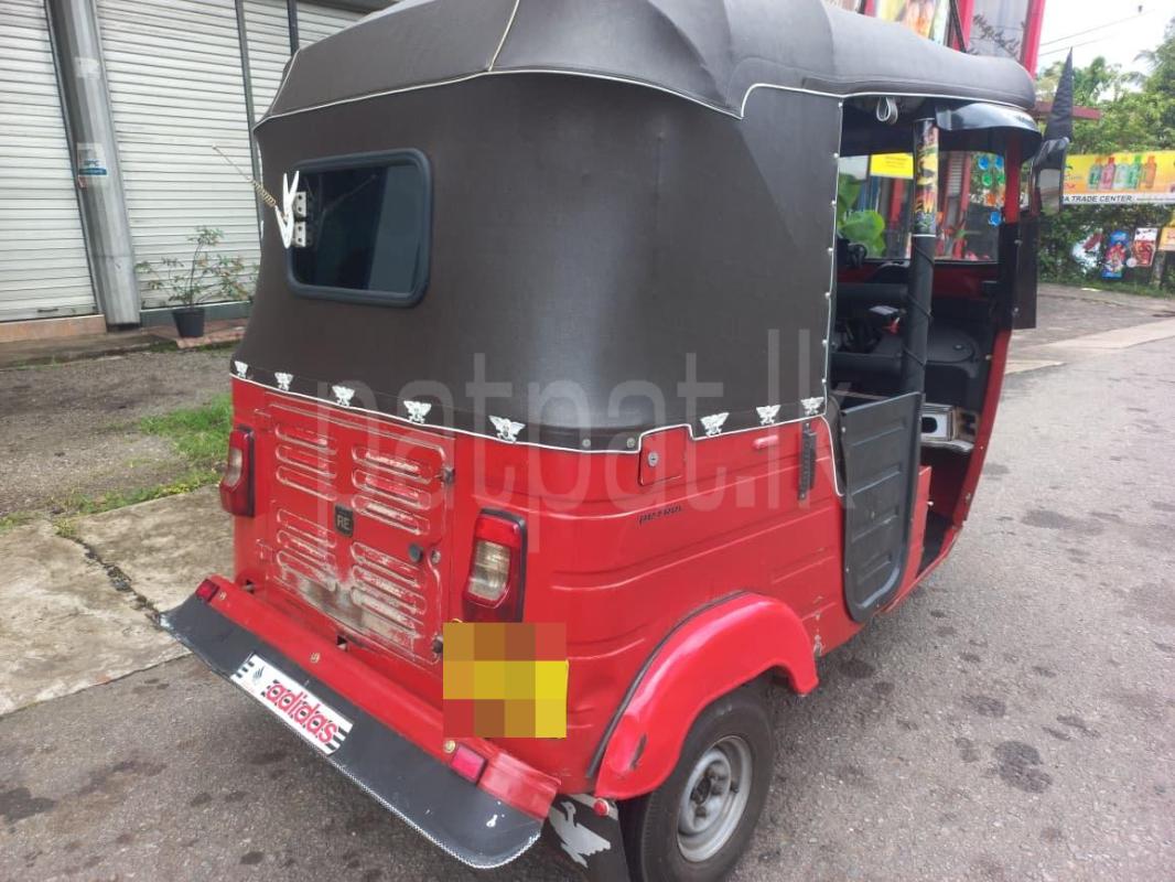 Bajaj Three Wheel 2015 - භාවිතා කරන ලද ත්‍රිරෝද රථය sale in Sri Lanka - patpat.lk