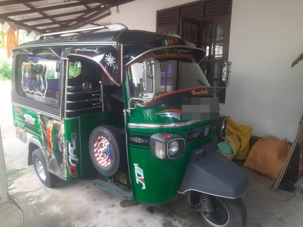 Piaggio Three Wheel 2010 - Used Three wheeler sale in Sri Lanka - patpat.lk