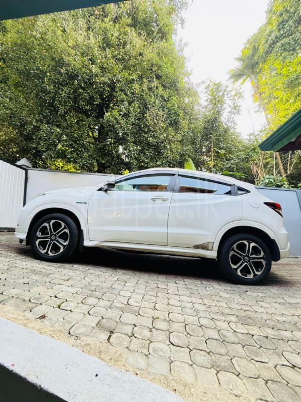 Honda Vezel 2015 - பயன்படுத்தப்பட்டது SUV sale in Sri Lanka - patpat.lk