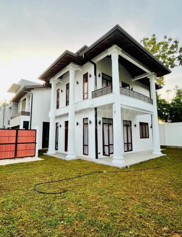 House for Sale in Talawatugoda