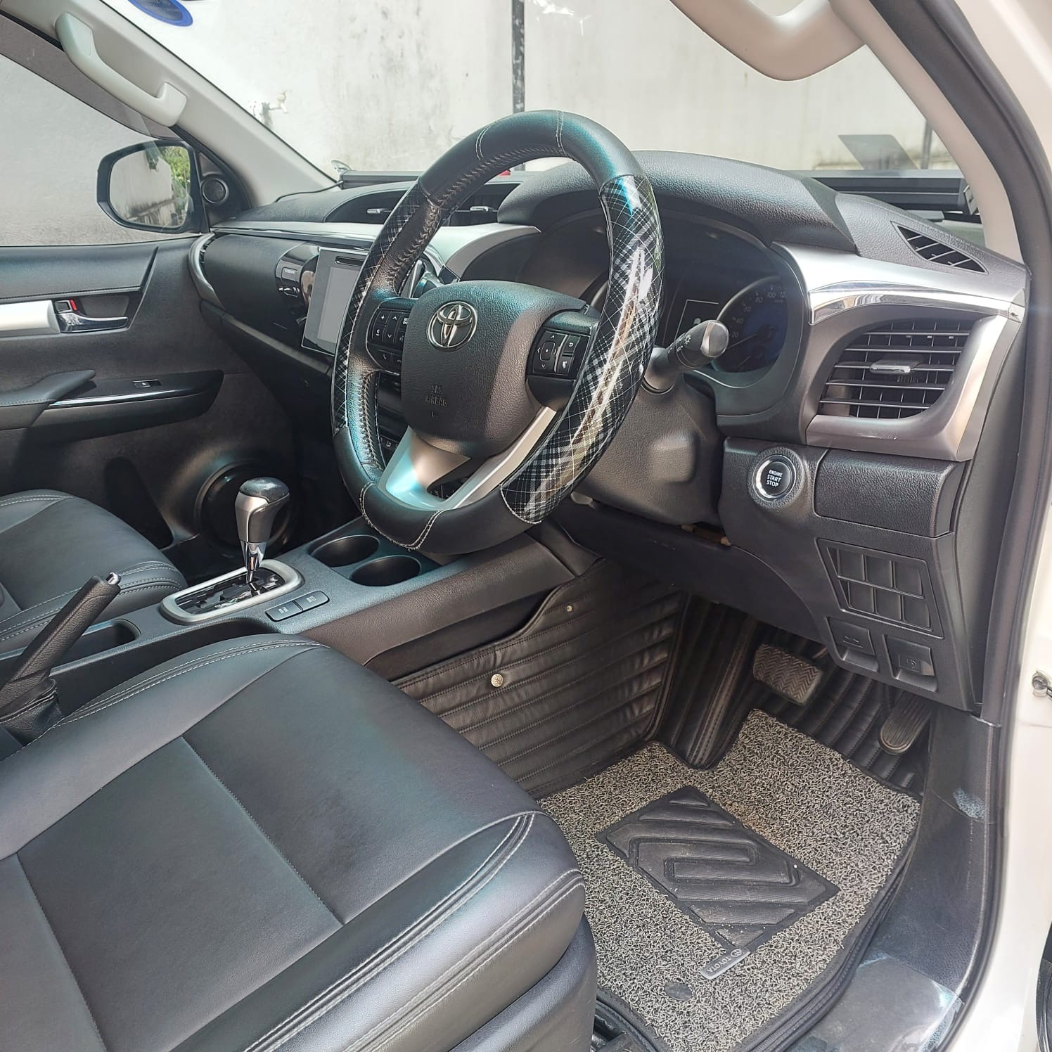 Toyota Hilux 2018 - பயன்படுத்தப்பட்டது சரக்கு போக்குவரத்து sale in Sri Lanka - patpat.lk