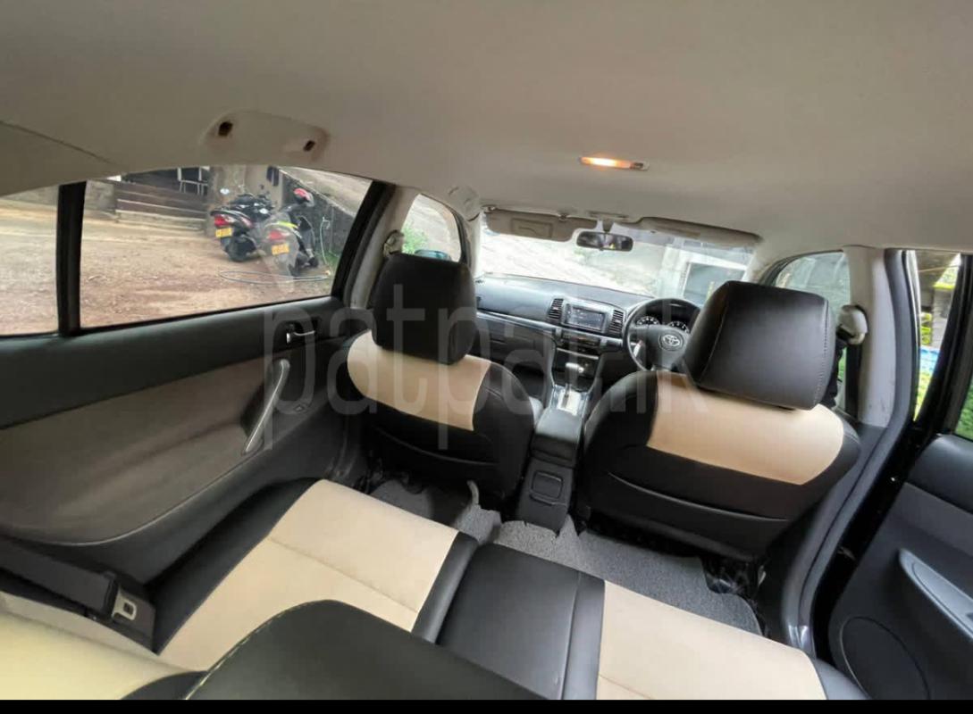 Toyota Hiace 2011 - பயன்படுத்தப்பட்டது வேன் sale in Sri Lanka - patpat.lk