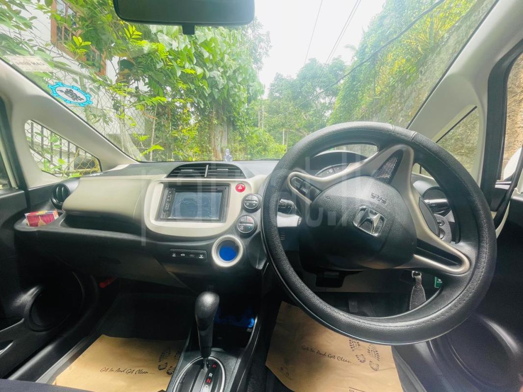 Honda Fit 2012 - பயன்படுத்தப்பட்டது கார் sale in Sri Lanka - patpat.lk