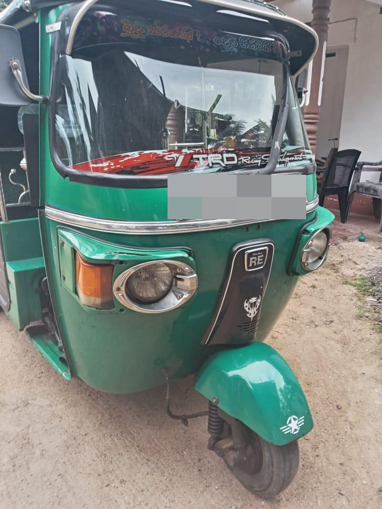 Bajaj Three Wheel 2012